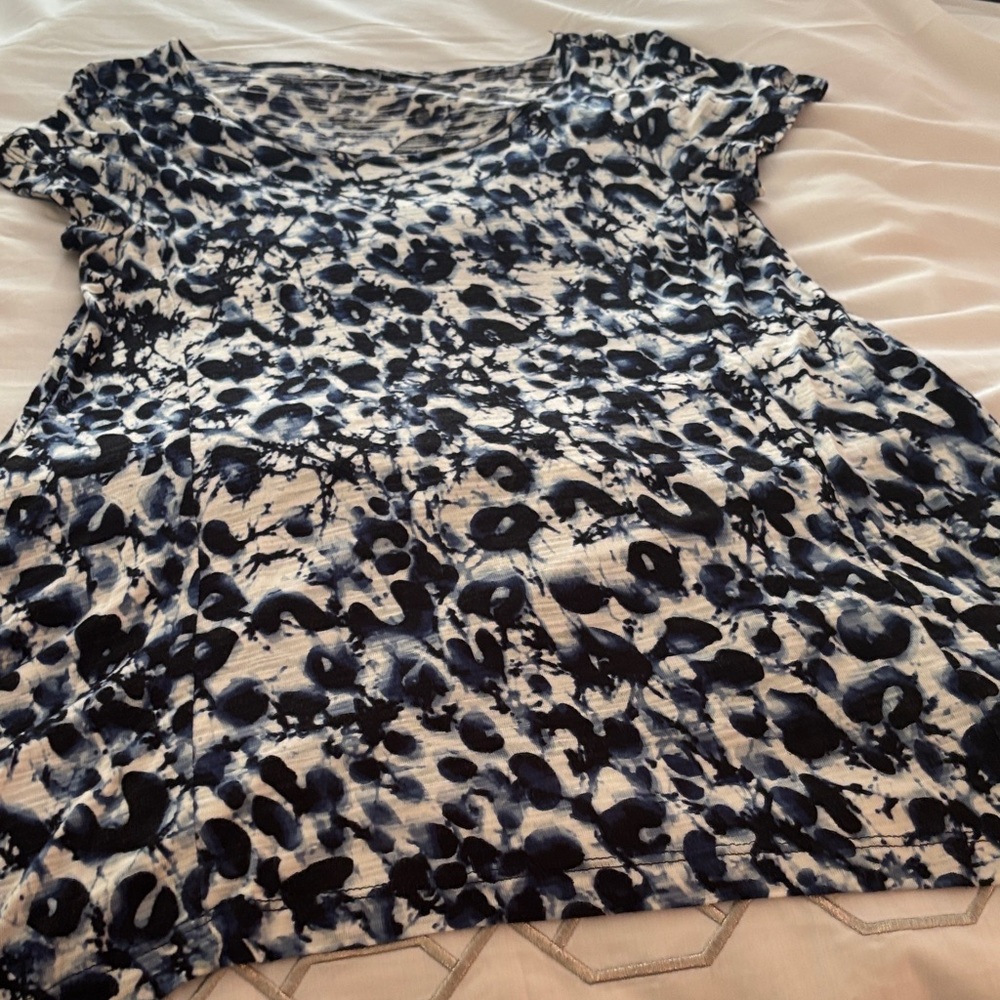 Cable & Gauge Navy and White Abstract Blouse